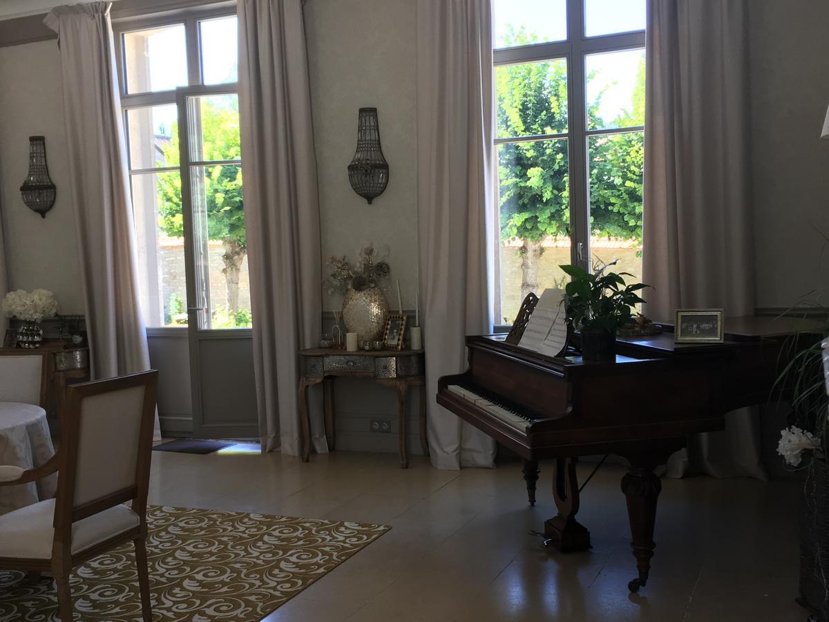 Le Chateau D'Hermonville B&B / Chambres D'Hotes Exteriör bild